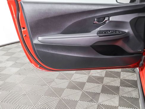 Used 2020 Hyundai Veloster N image 33