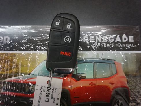 Used 2021 Jeep Renegade Latitude FWD image 16