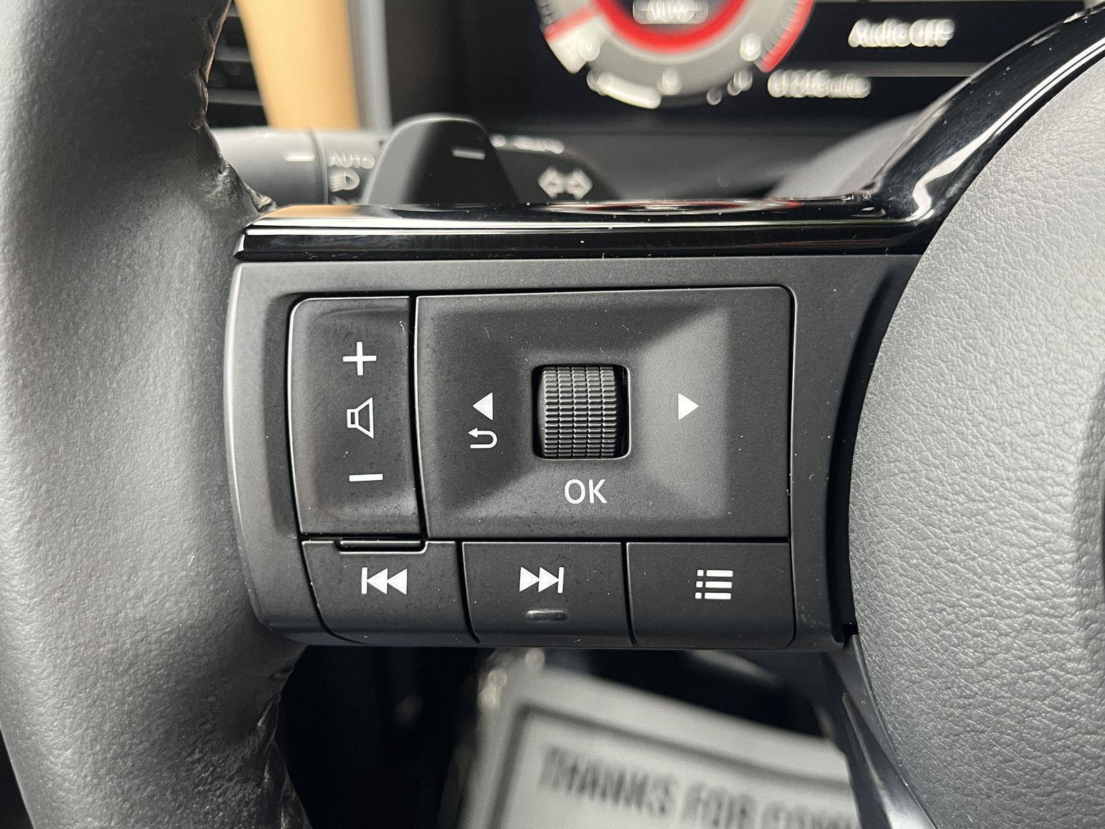 Used 2022 Nissan Rogue Platinum w/ Head-Up Display Package AWD/4WD image 37