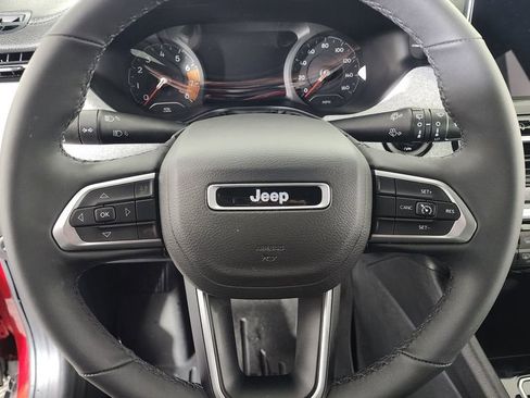 Used 2024 Jeep Compass Latitude image 15