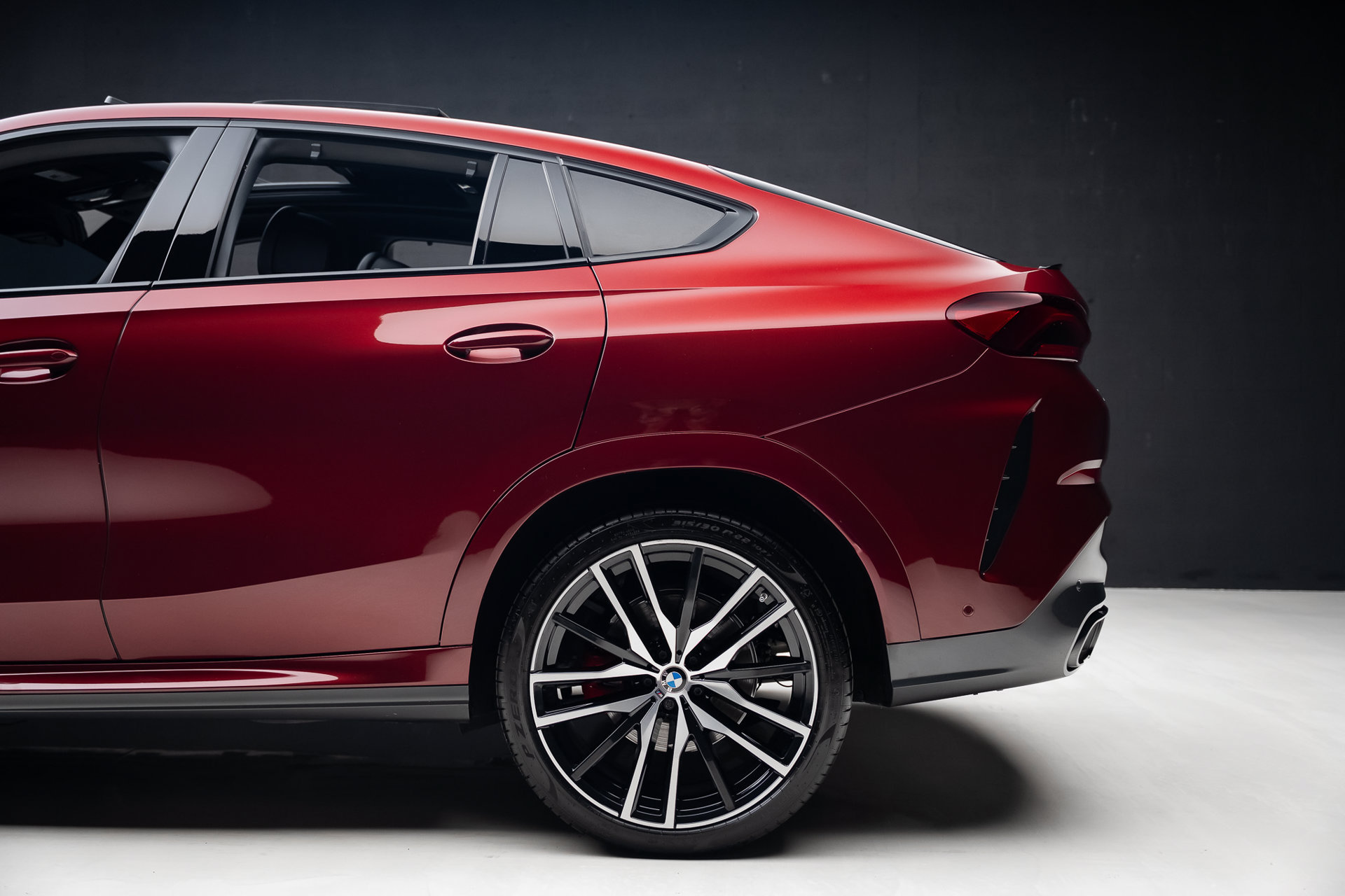 Used 2024 BMW X6 xDrive40i w/ Executive Package AWD/4WD image 19