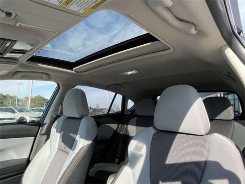 Used 2023 Subaru Crosstrek 2.0i Premium image 2