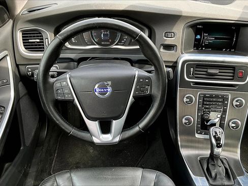 Used 2015 Volvo S60 T5 Platinum image 5