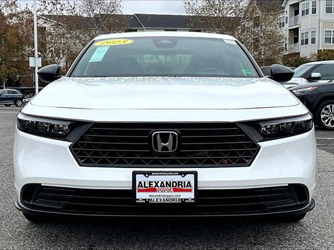 Used 2023 Honda Accord Sport image 3