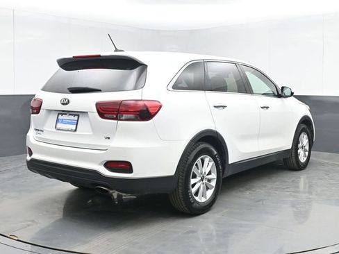 Used 2020 Kia Sorento LX image 10