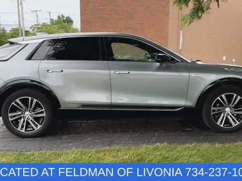 Used 2024 Cadillac Lyriq Luxury AWD/4WD image 9