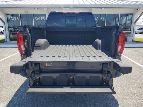 Used 2025 GMC Sierra 1500 Denali w/ Denali Reserve Package AWD/4WD image 7