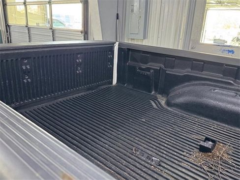 Used 2021 Nissan Frontier SV image 4