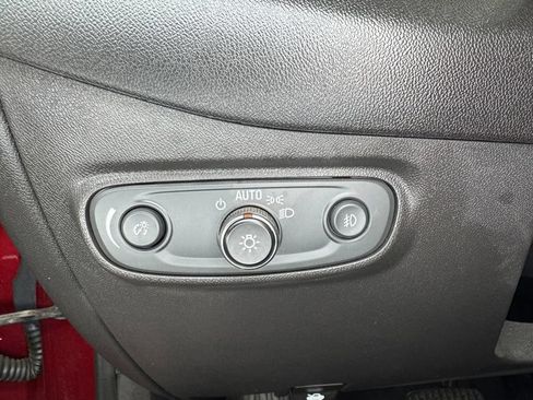 Used 2019 Chevrolet Equinox Premier AWD/4WD image 11