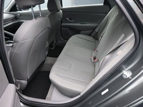 Used 2024 Hyundai Elantra SEL image 8