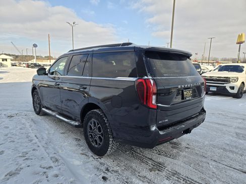 Used 2025 Ford Expedition Active image 18