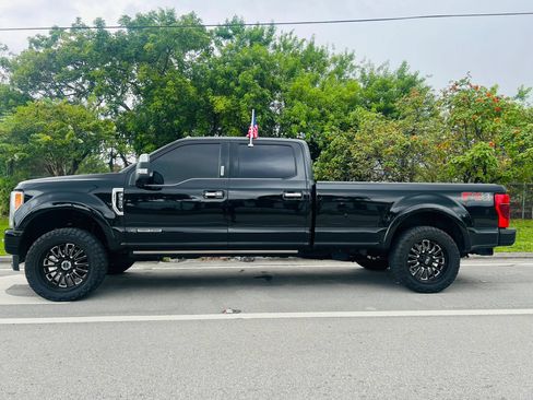Used 2017 Ford F350 Lariat w/ Lariat Ultimate Package AWD/4WD image 2