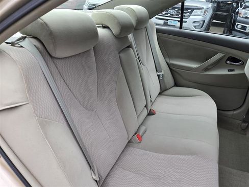 Used 2010 Toyota Camry LE image 26