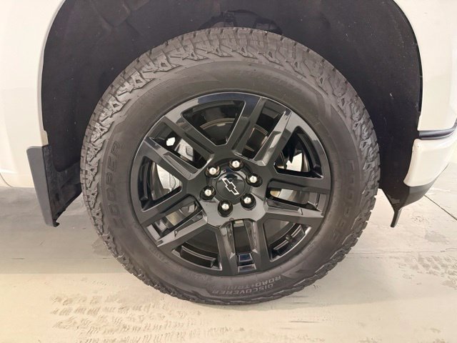 Certified 2022 Chevrolet Silverado 1500 RST w/ LPO, Blackout Package AWD/4WD image 27