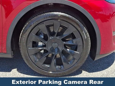 Used 2024 Tesla Model Y Long Range AWD/4WD image 10