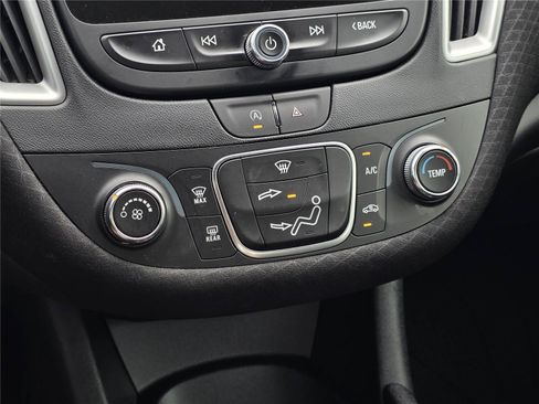 Used 2024 Chevrolet Malibu RS FWD image 19