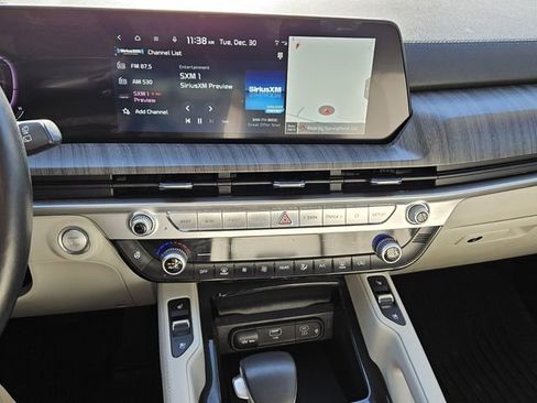 Used 2023 Kia Telluride EX w/ EX Captain's Chair Package image 18