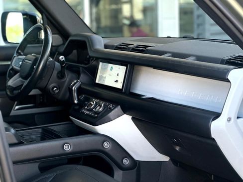 Used 2020 Land Rover Defender 110 HSE image 12