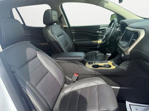 Used 2019 GMC Acadia Denali w/ Technology Package FWD image 15