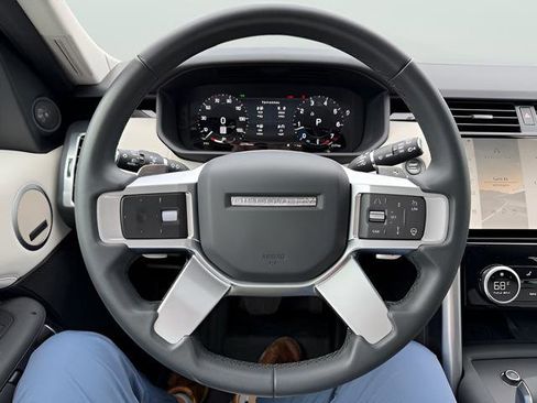 Certified 2025 Land Rover Discovery S AWD/4WD image 16