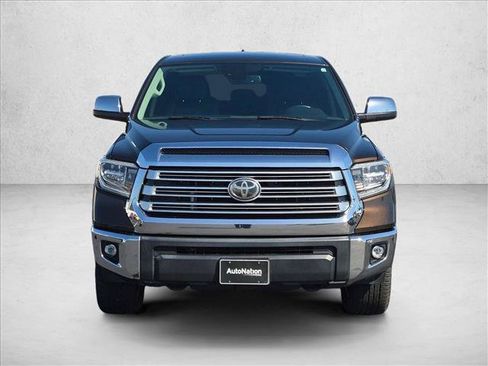 Used 2021 Toyota Tundra Limited w/ Limited Premium Package AWD/4WD image 2