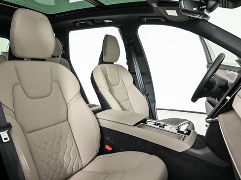 New 2026 Volvo XC90 B6 Plus w/ Protection Package Premier image 24