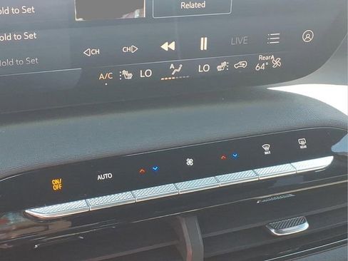 Used 2025 Buick Enclave Preferred FWD image 8