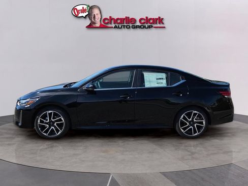 Used 2025 Nissan Sentra SR w/ Trunk Package FWD image 2