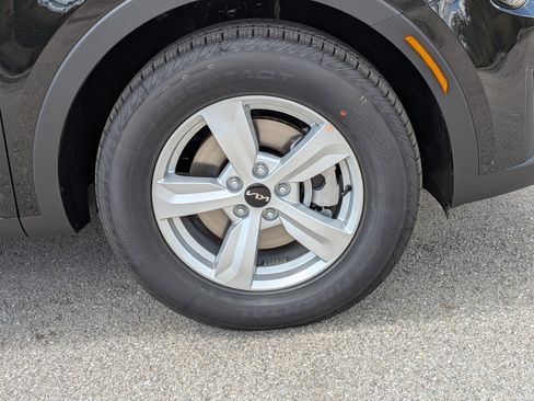 New 2026 Kia Sorento LX FWD image 11