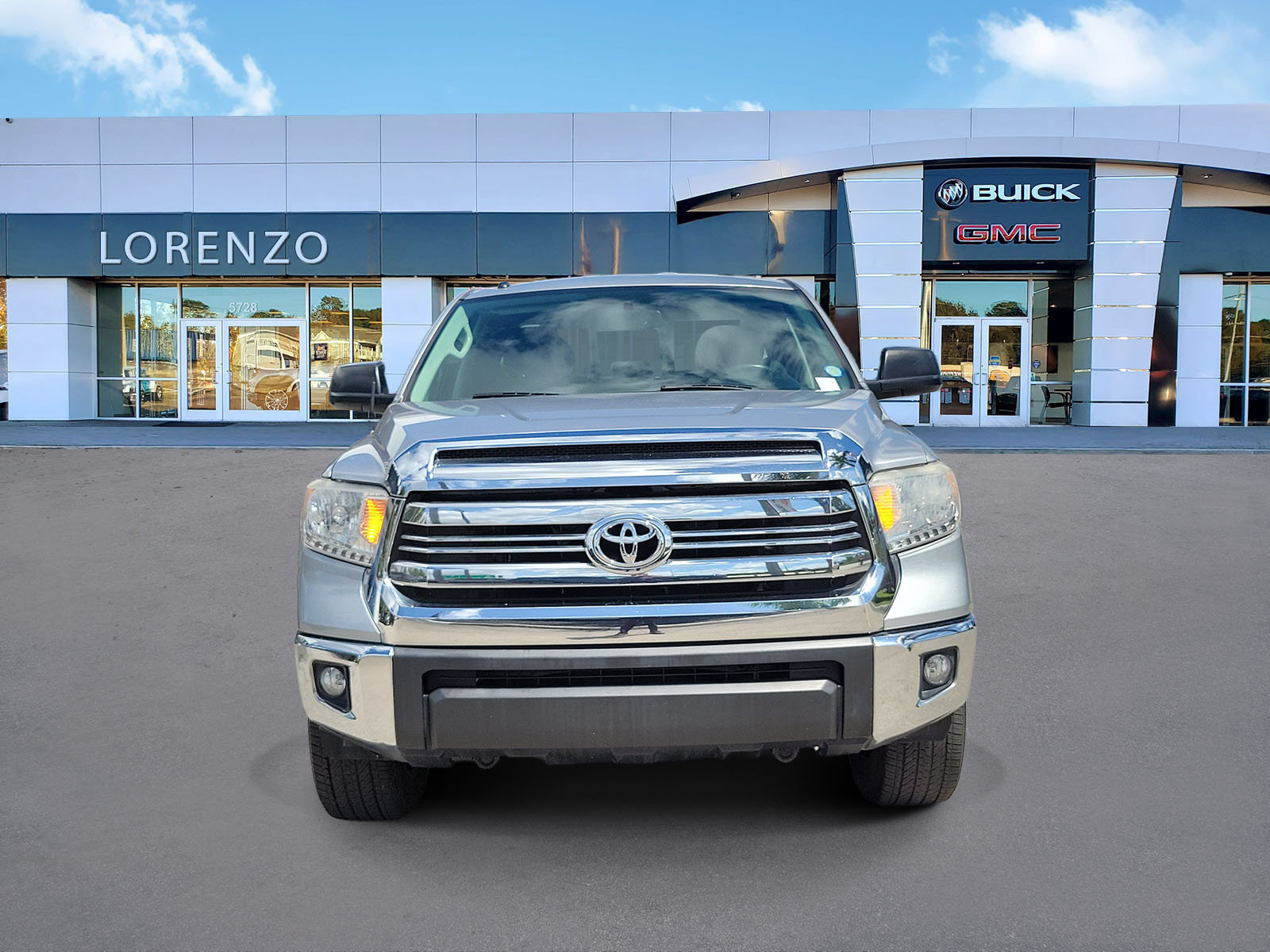 Used 2017 Toyota Tundra SR5 w/ SR5 Upgrade Package RWD image 2