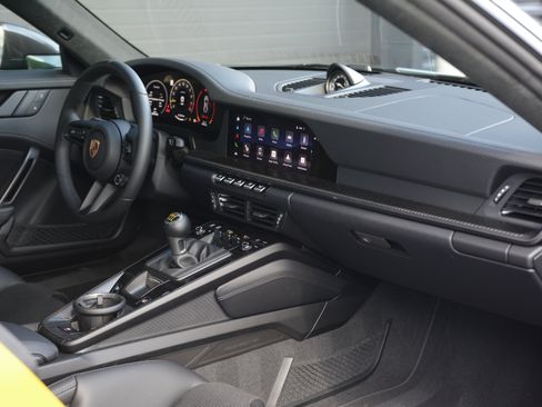 Certified 2026 Porsche 911 GT3 RWD image 29