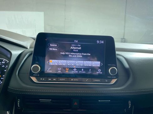 Used 2023 Nissan Rogue SL image 18