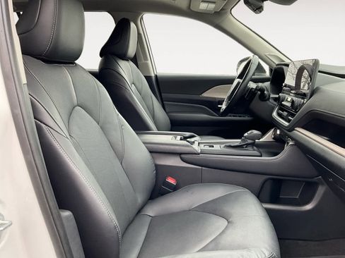 Used 2024 Toyota Grand Highlander Platinum image 12