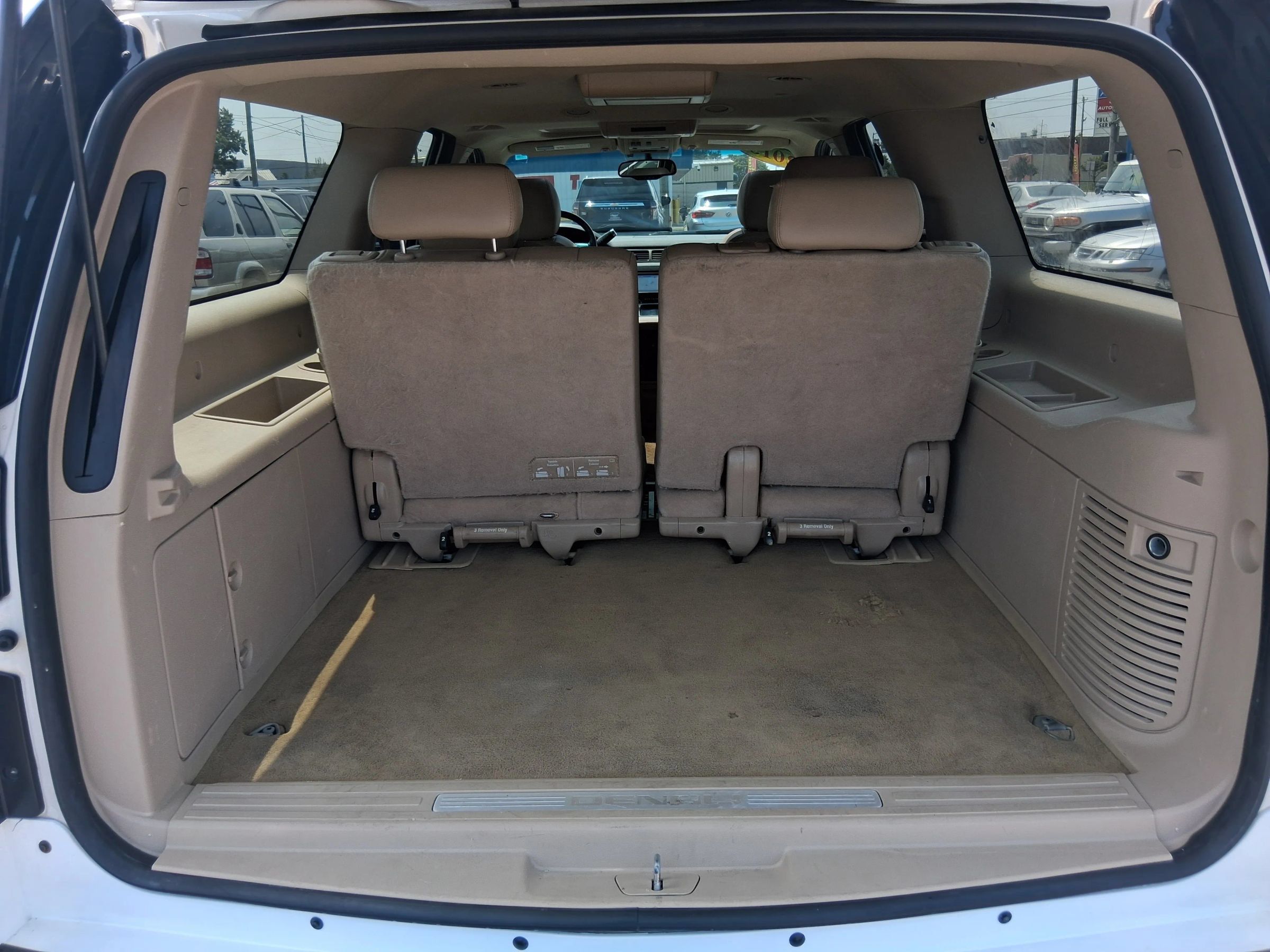 Used 2012 GMC Yukon XL Denali AWD/4WD image 9