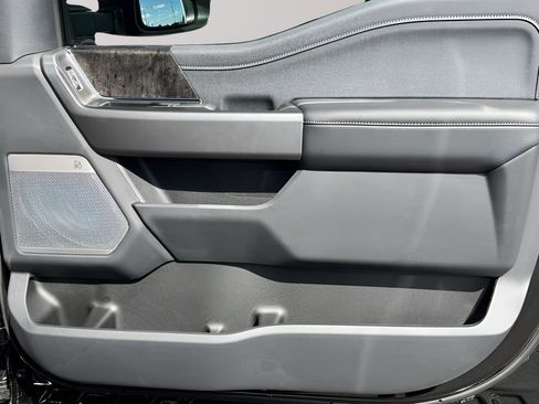 New 2025 Ford F250 Lariat w/ Lariat Ultimate Package image 17