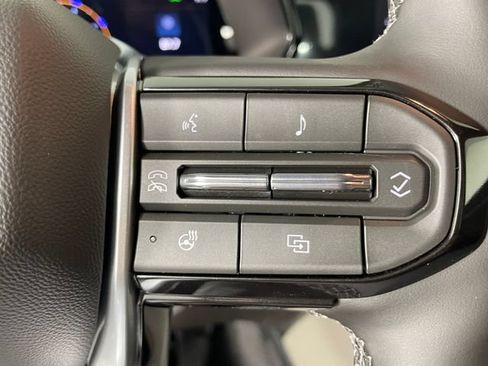 New 2026 Chevrolet Colorado ZR2 w/ Technology Package AWD/4WD image 9