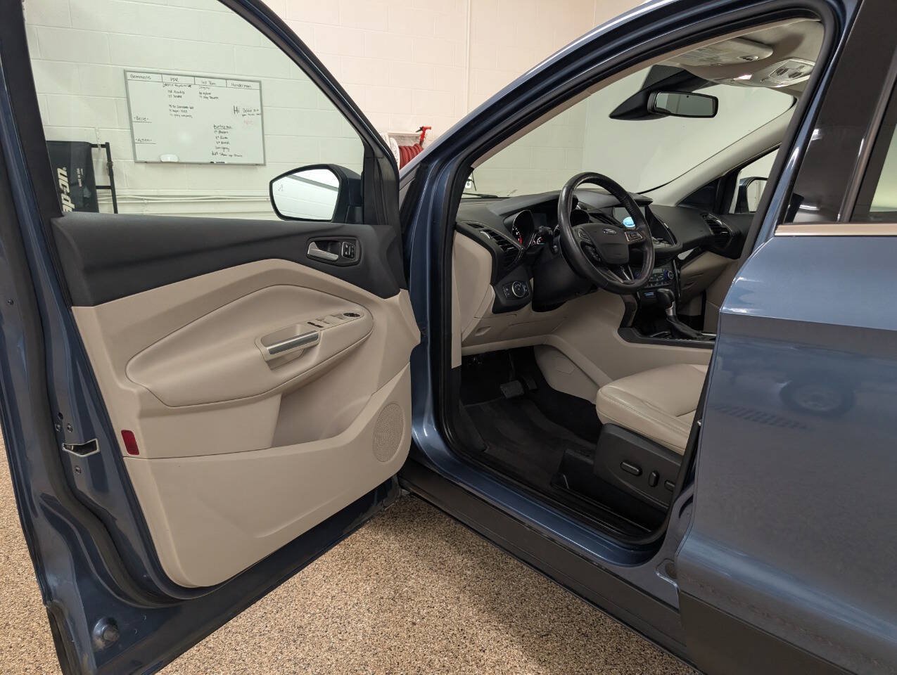Used 2018 Ford Escape Titanium w/ Ford Safe & Smart Package AWD/4WD image 6