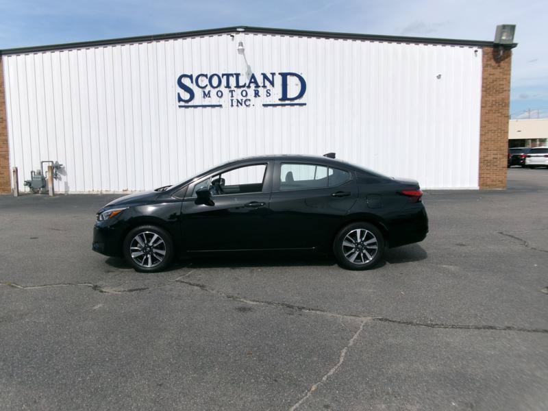 Used 2025 Nissan Versa SV FWD image 1