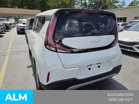Used 2025 Kia Soul LX w/ LX Technology Package FWD image 11