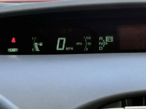 Used 2015 Toyota Prius Two image 18