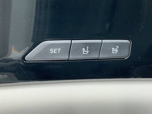 Used 2024 Kia Carnival SX FWD image 11