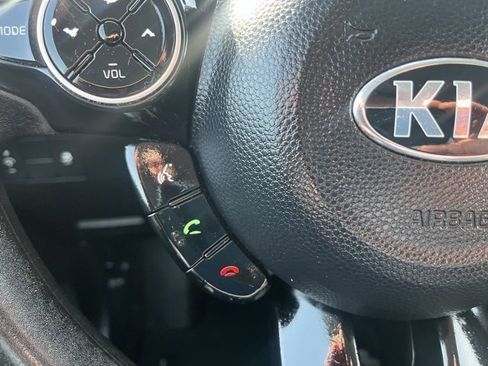 Used 2018 Kia Soul Base image 15