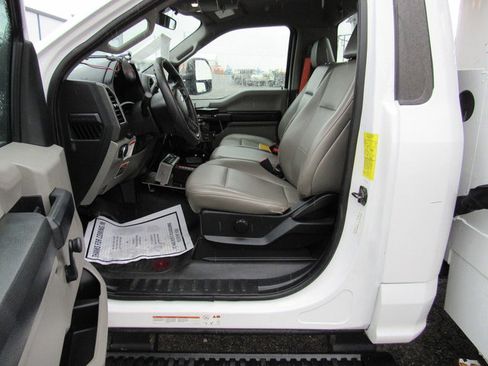 Used 2020 Ford F550 2WD Regular Cab Super Duty image 33