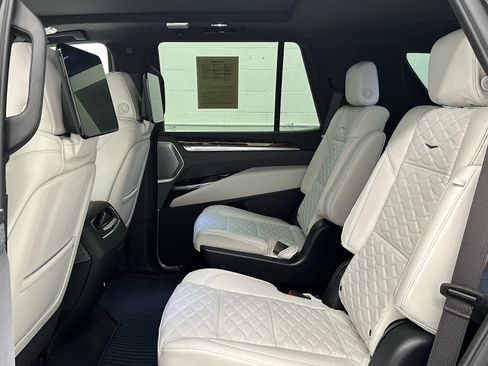 Used 2026 Cadillac Escalade Platinum Sport w/ LPO, ONYX Package AWD/4WD image 15