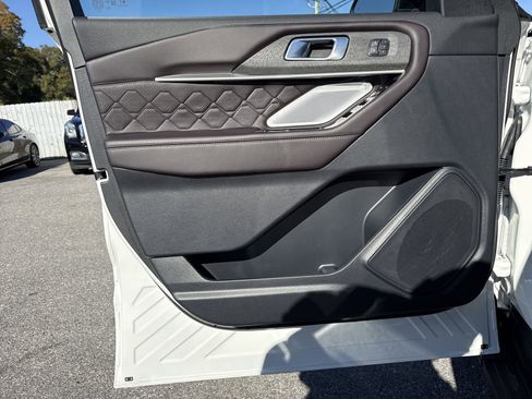 Used 2025 Ford Explorer Platinum w/ Ultimate Package image 42