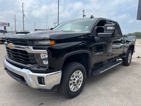 Used 2025 Chevrolet Silverado 2500 LT w/ Convenience Package AWD/4WD image 7