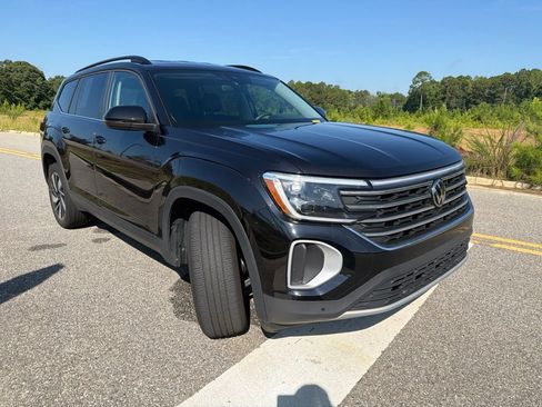 Used 2024 Volkswagen Atlas SE FWD image 11