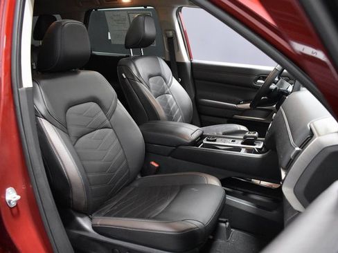 Certified 2024 Nissan Pathfinder Platinum w/ Cargo Package image 14