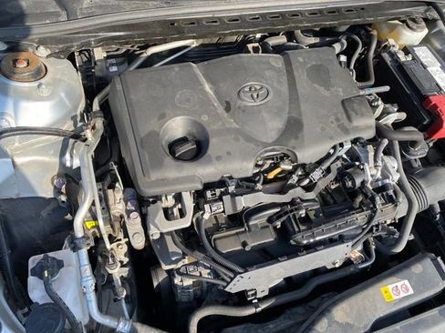 Used 2023 Toyota Camry SE image 19