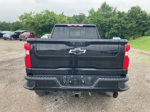 Used 2022 Chevrolet Silverado 2500 LTZ w/ LTZ Plus Package AWD/4WD image 8